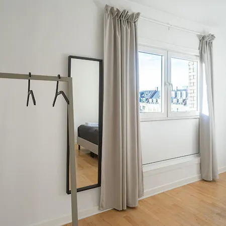 3-br In A Frederiksberg Location - 181 Lägenhet *