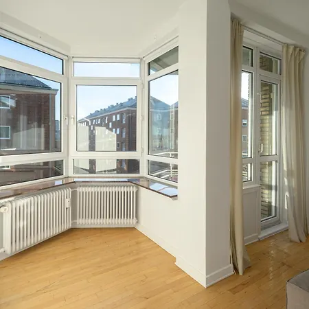 Apartment 3-br In A Frederiksberg Location - 181 Copenhagen